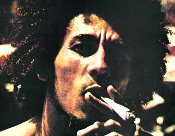 bobMarley-toking-2
