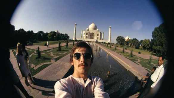 GeorgeHarrison-selfie-TajMahal
